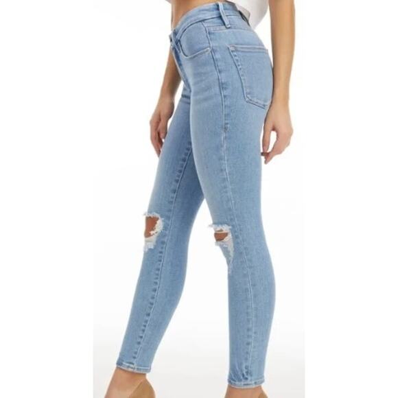 Good American Good Legs Distressed  Crop Jeans Size 15 Light Wash - Picture 3 of 10